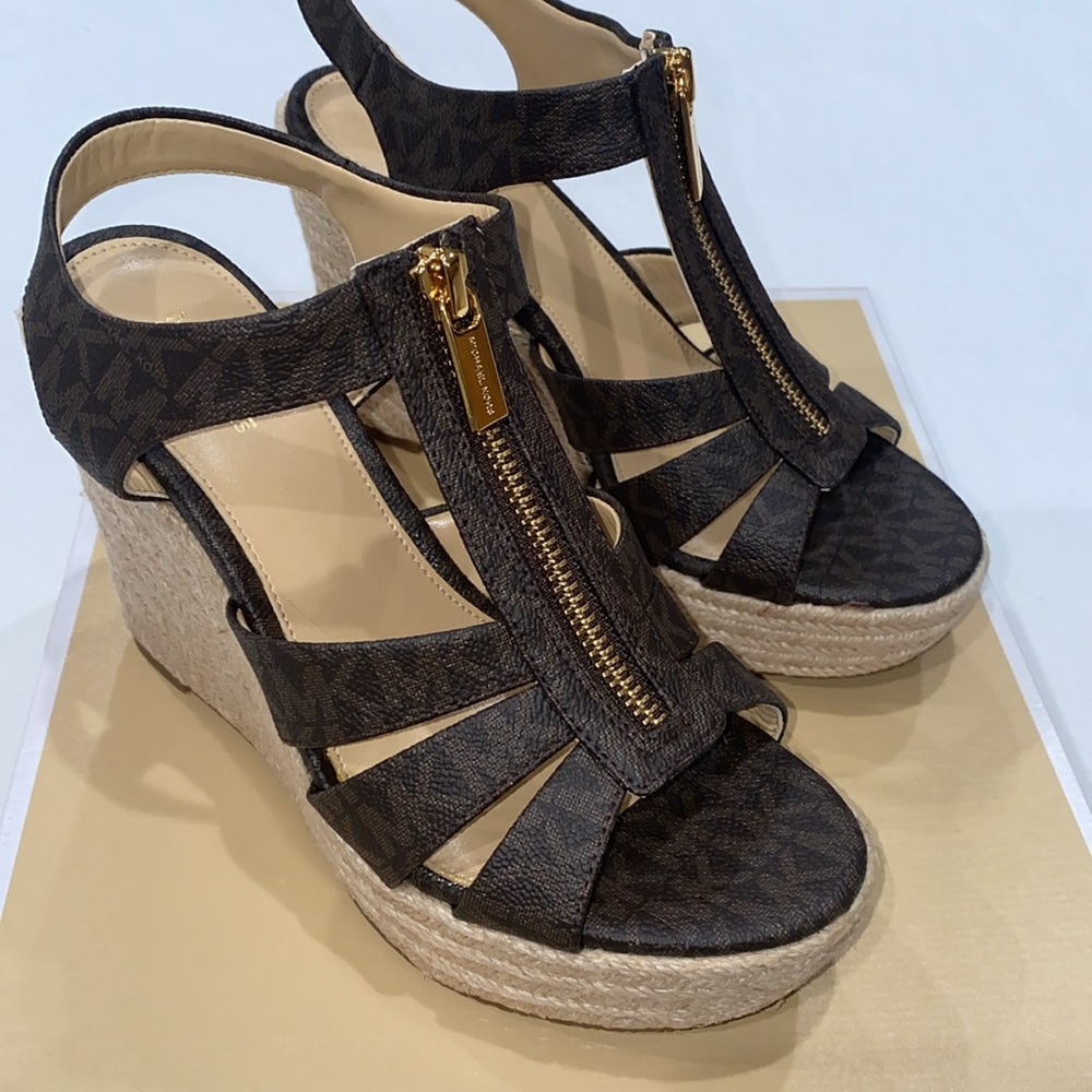 MICHAEL Michael Kors Berkley MK Logo Print Espadrille Wedges Size 5.5
